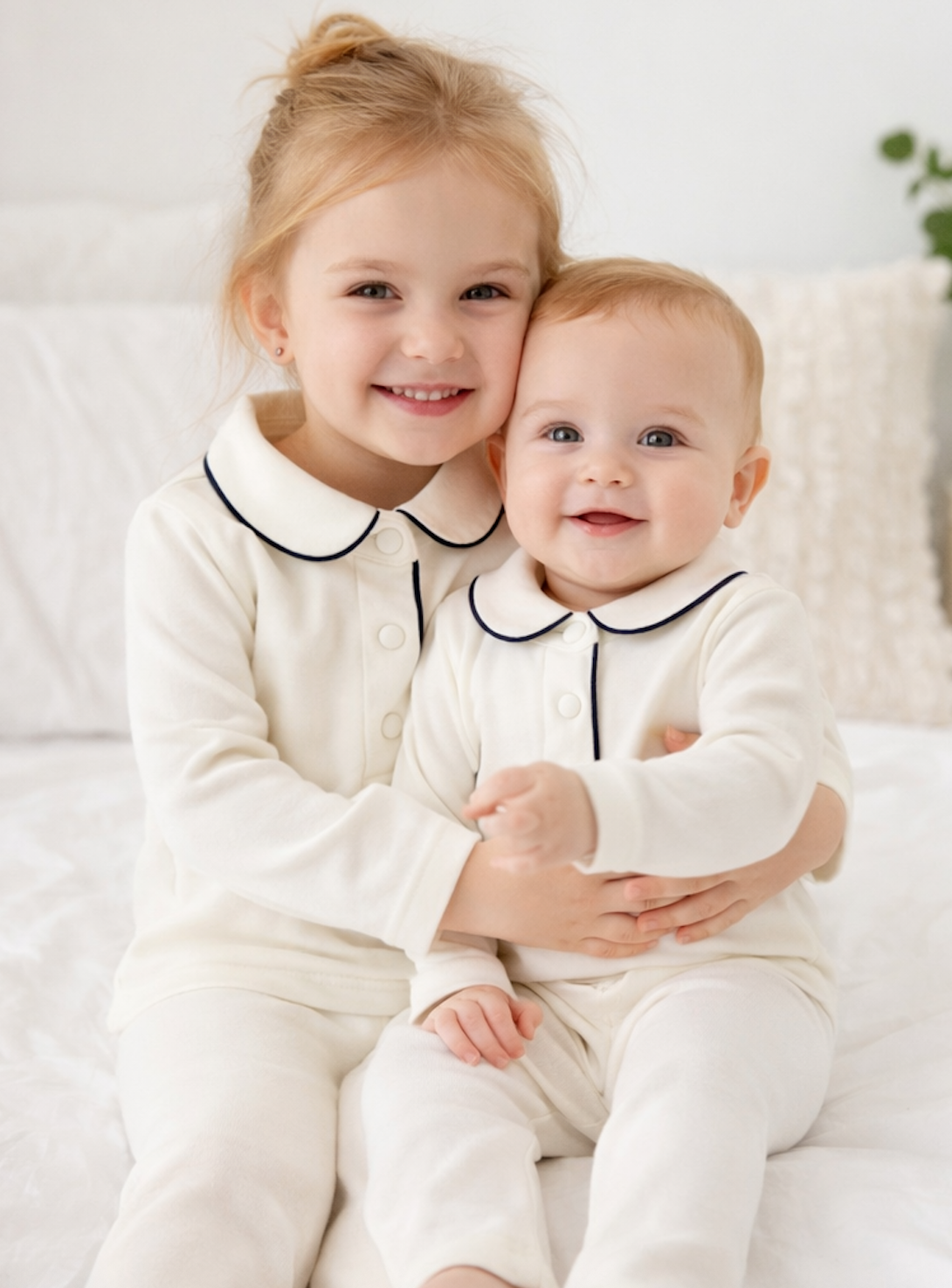 Ensemble bébé 2 pièces blanc et bleu marine – Polo manches longues et pantalon Kassyfamily's