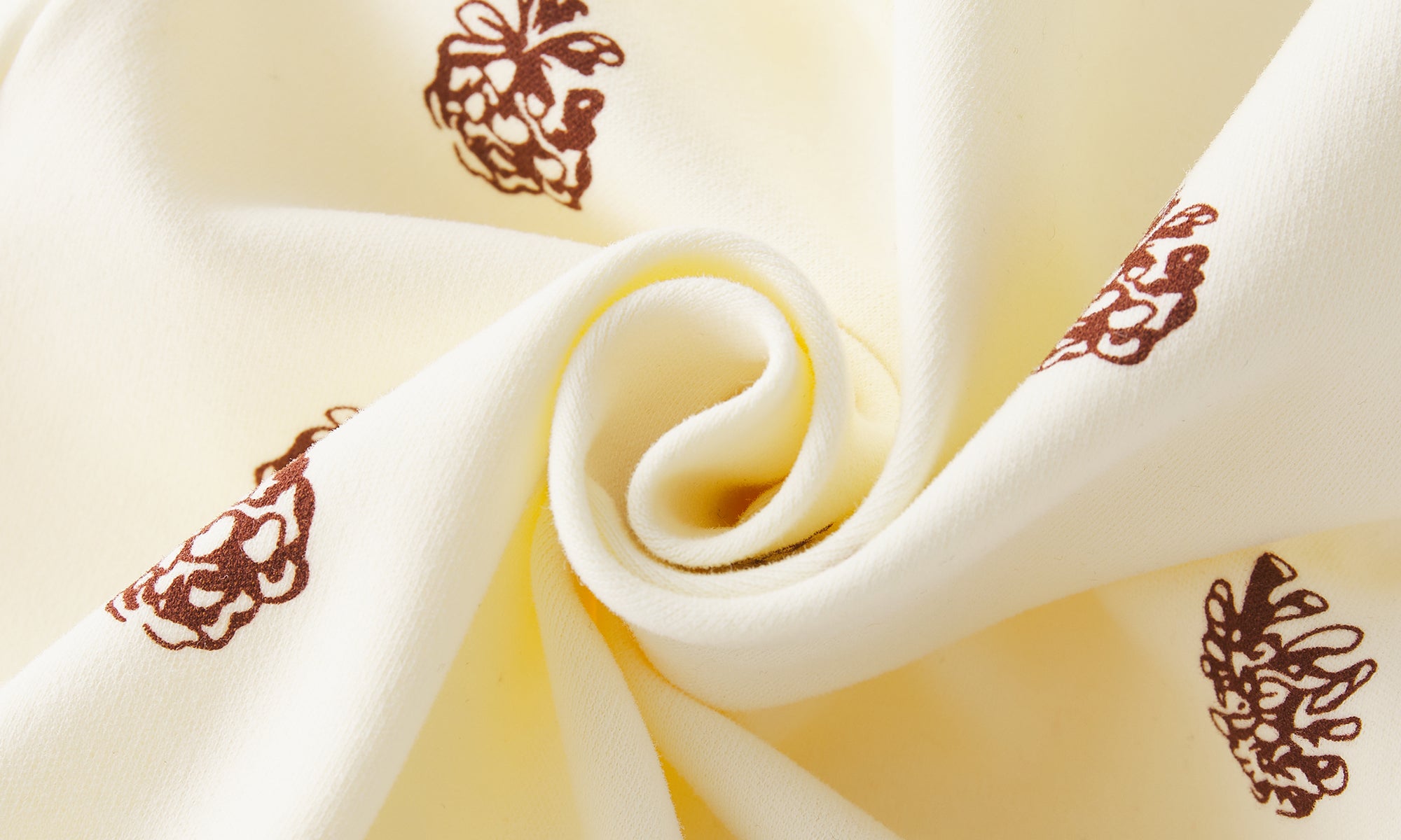 Combinaison bébé zippée à pieds motif pommes de pin – Kassyfamily’s