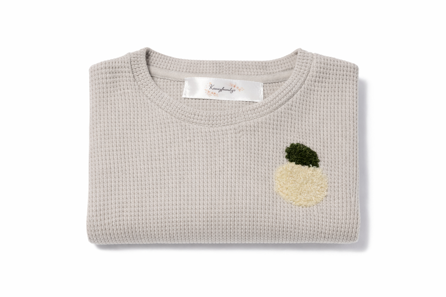 Pull gris clair motif pomme – 100 % coton 🍏