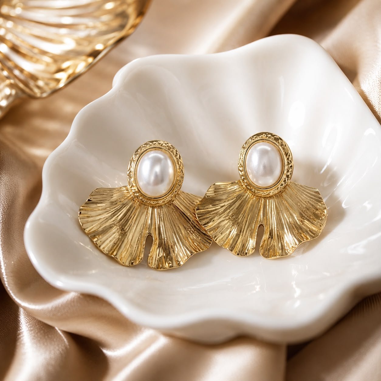Boucles d’oreilles Éventail Doré Et Perle – Acier inoxydable - Kassyfamily’s