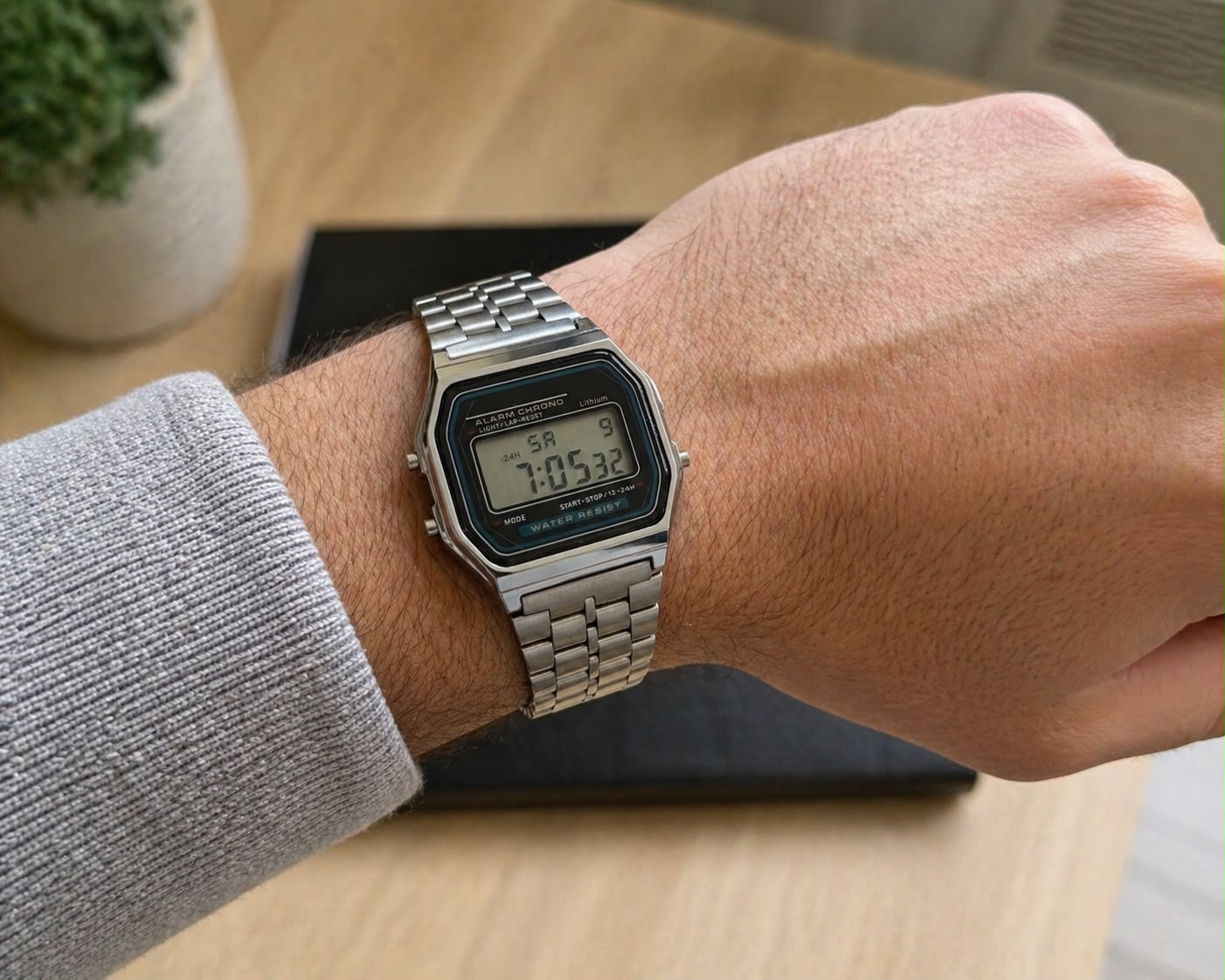 Montre digitale grise – Style vintage & moderne - Kassyfamily’s